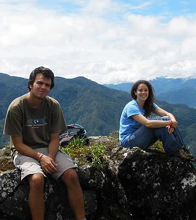 Habla Ya students during a hike in Boquete